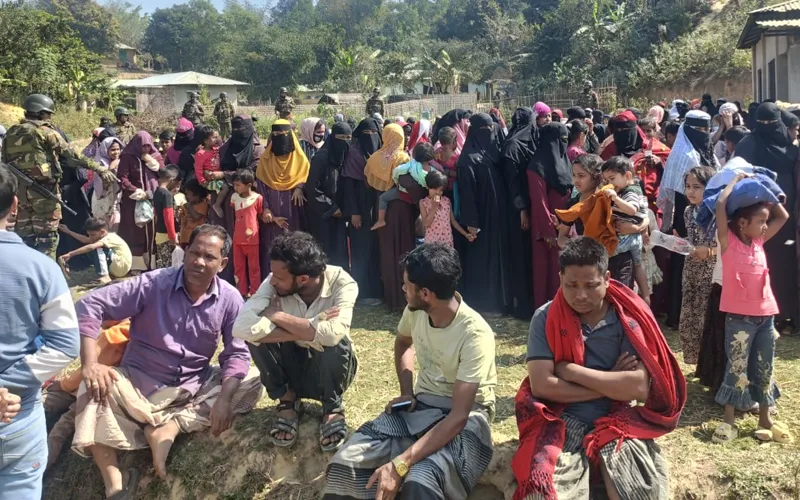 ক্যাম্পের বাইরে থাকা ১ হাজার রোহিঙ্গা যৌথ বাহিনীর হাতে আটক