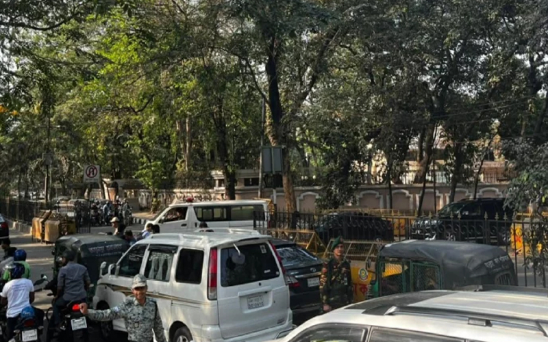 যমুনা ছেড়ে গুলশানের বাসায় ফিরলেন ড. ইউনূস