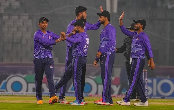 রিশাদের ৩ উইকেট, আকবরের দুরন্তকে ১৪৩ রানে থামাল লিটনের ধূমকেতু