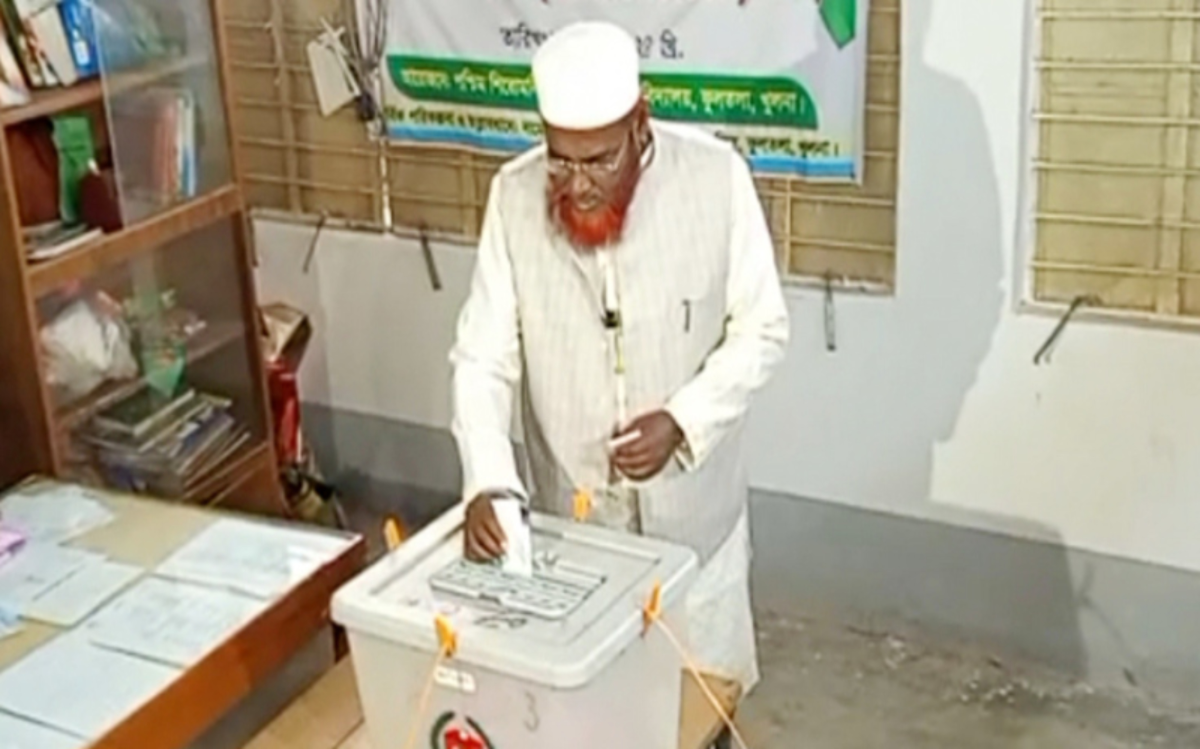 ভোট দিলেন জামায়াতের সেক্রেটারি জেনারেল মিয়া গোলাম পরওয়ার