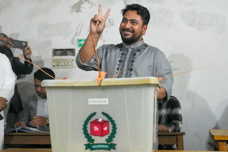 আজ ভোটের দিন, নিজের মালিকানা বুঝে নেওয়ার দিন: ভোট দিয়ে নাহিদ ইসলাম