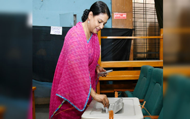 জনগণ স্বতঃস্ফূর্তভাবে ভোট প্রদান করছে: পরিবেশ ও তথ্য উপদেষ্টা