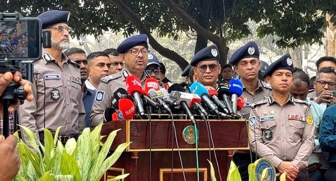 কেন্দ্রীয় শহীদ মিনার ঘিরে কয়েক স্তরের নিরাপত্তা: ডিএমপি কমিশনার