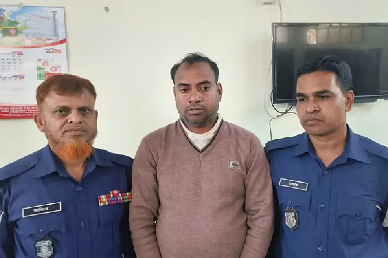 চাঁপাইনবাবগঞ্জে বোমা বিস্ফোরণ: ‘মূলহোতা’ গ্রেপ্তার