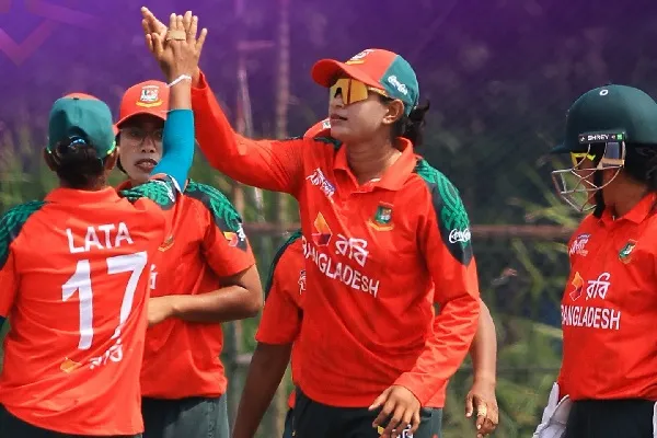 গ্রুপসেরা হয়ে সেমিফাইনালে বাংলাদেশ
