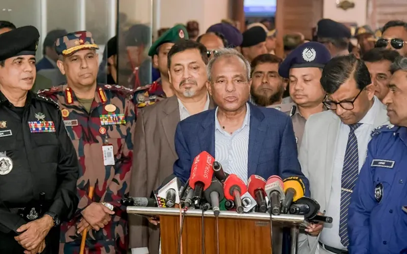 নির্বাচনে সংশ্লিষ্টদের সততা ও নিষ্ঠার সঙ্গে দায়িত্ব পালনের নির্দেশ স্বরাষ্ট্র উপদেষ্টার