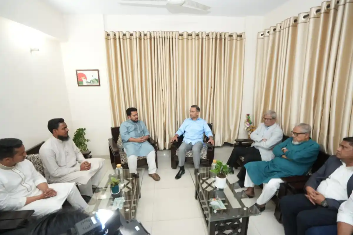 এনসিপি’র আহ্বায়ক নাহিদ ইসলামের বাসায় তারেক রহমান