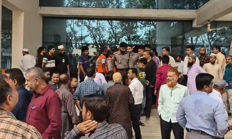 সেমিস্টার ফি কমানোর দাবিতে জাতীয় বিশ্ববিদ্যালয় শিক্ষার্থীদের অবস্থান কর্মসূচি