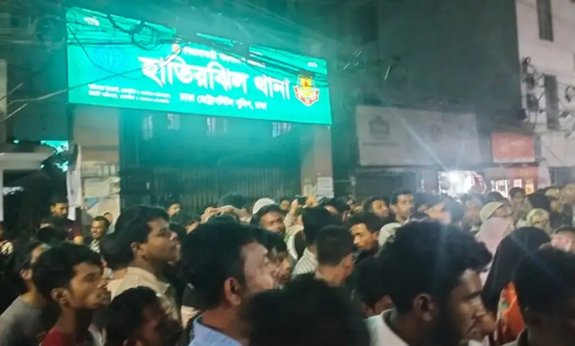 নির্মাণাধীন ভবনে শিশুর মৃত্যুর ঘটনায় হাতিরঝিল থানা ঘেরাও করে বিক্ষোভ
