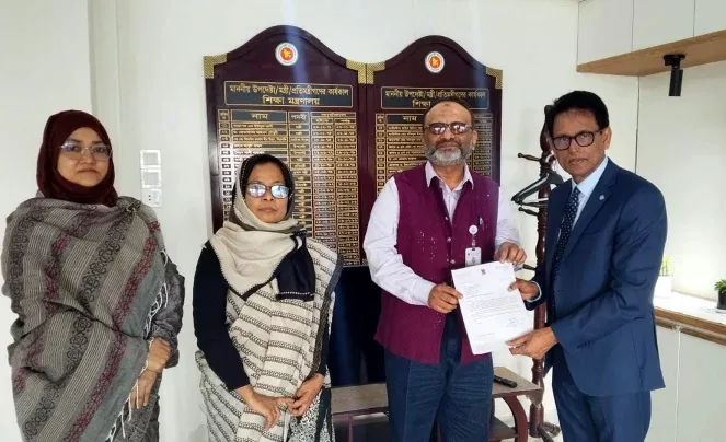 পদত্যাগপত্র জমা দিলেন ঢাবি উপাচার্য