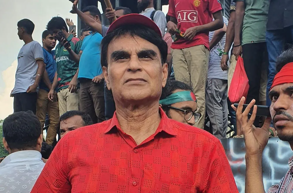 ঘোষণা হলো, রিহার্সেলও হলো— তবু পুরস্কার পেলেন না কবি