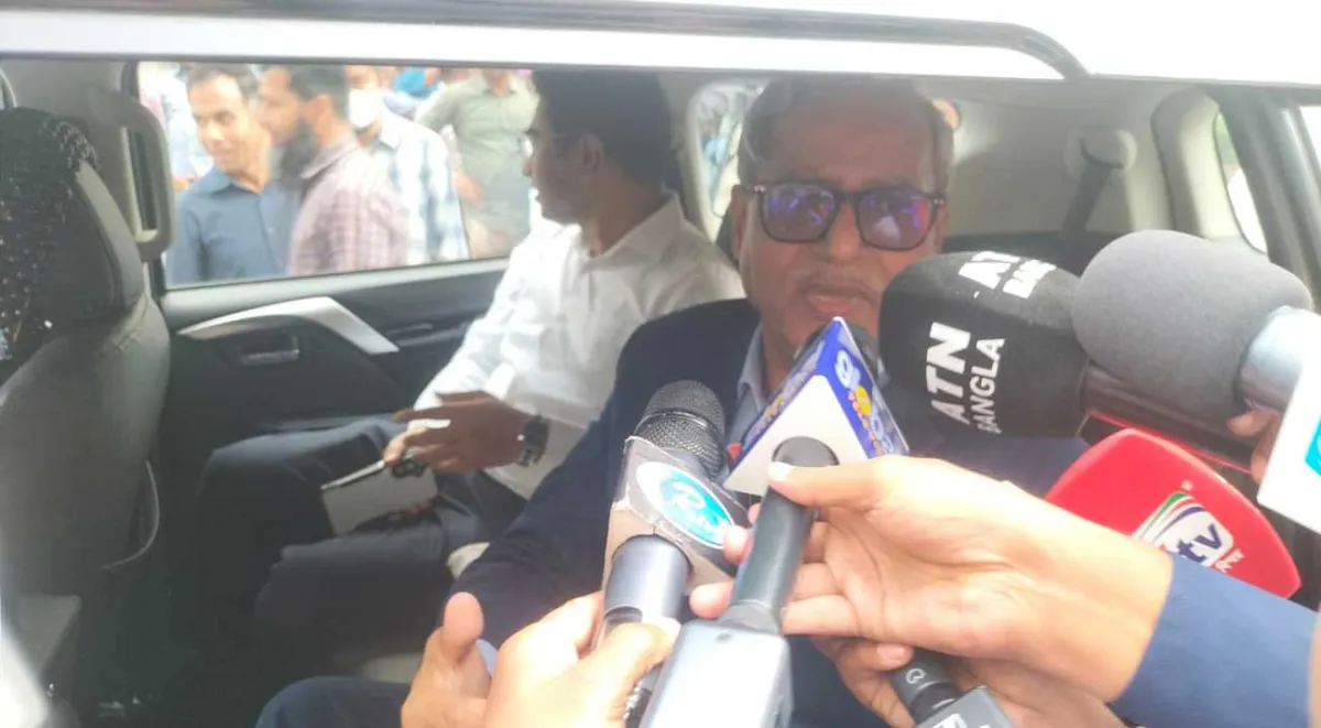 দুদক চেয়ারম্যান ও ২ কমিশনারের পদত্যাগ