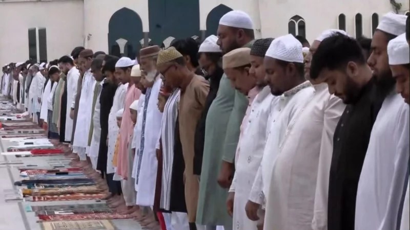 বায়তুল মোকাররমে ঈদের প্রথম জামাত অনুষ্ঠিত