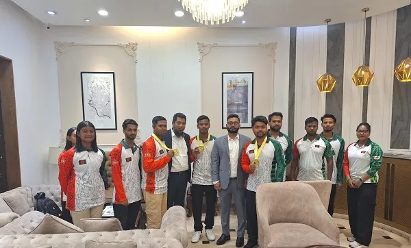 এশিয়া কাপ আর্চারিতে স্বর্ণজয়ী দলকে বিমানবন্দরে উষ্ণ সংবর্ধনা
