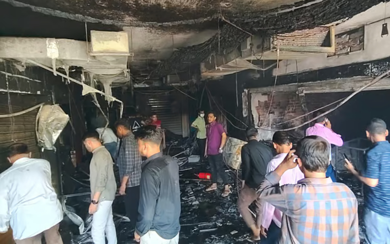 চট্টগ্রামে বহুতল বাণিজ্যিক ভবনে অগ্নিকাণ্ড, দগ্ধ হয়ে নিহত ২
