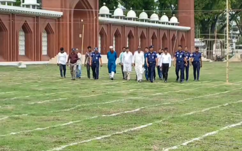 ঈদের জামাতের জন্য প্রস্তুত দিনাজপুরের গোর-এ-শহীদ বড় ময়দান