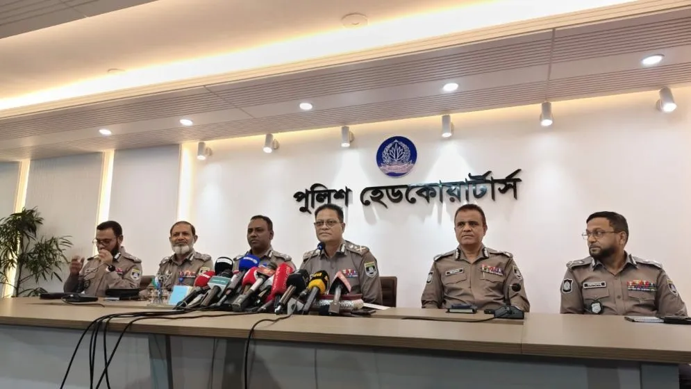 জুলাই বিপ্লবের ফায়দা লুটকারীদের চিহ্নিত করা হচ্ছে: আইজিপি