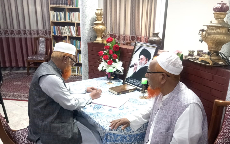 ইরানি দূতাবাসের শোক বইতে স্বাক্ষর করেছেন খেলাফত মজলিসের নেতৃবৃন্দ