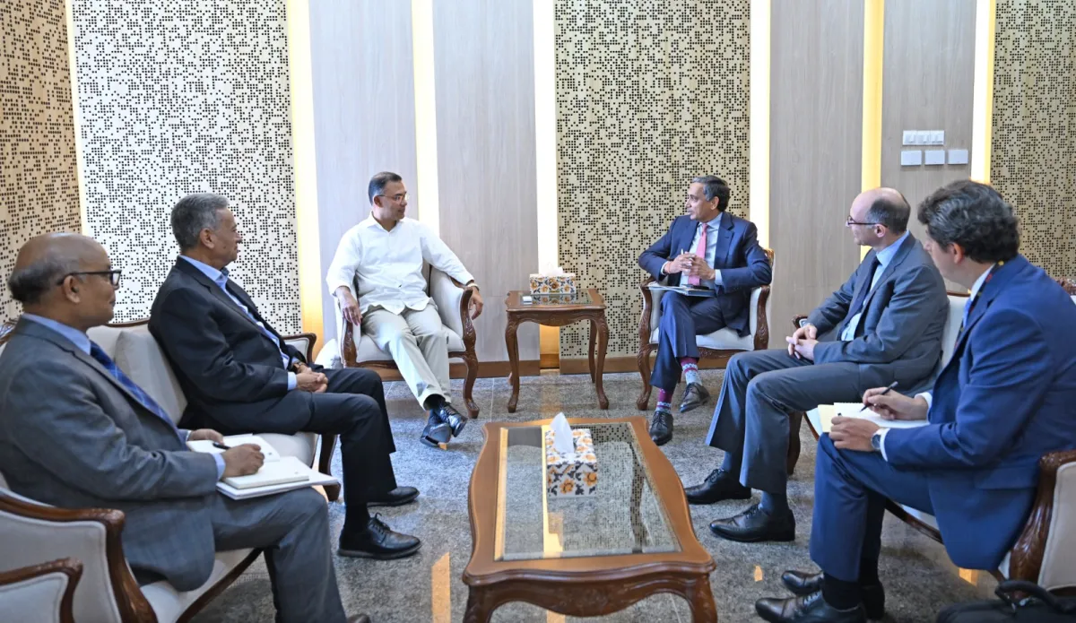 প্রধানমন্ত্রীর সঙ্গে আইএমএফ পরিচালকের সাক্ষাৎ, ১.৩০ বিলিয়ন ডলার ছাড় নিয়ে আলোচনা