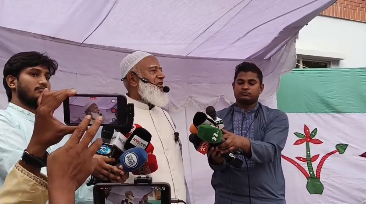 ঈদ জামাতে অংশ নিয়ে ঐক্যের আহ্বান জানালেন জামায়াত আমির