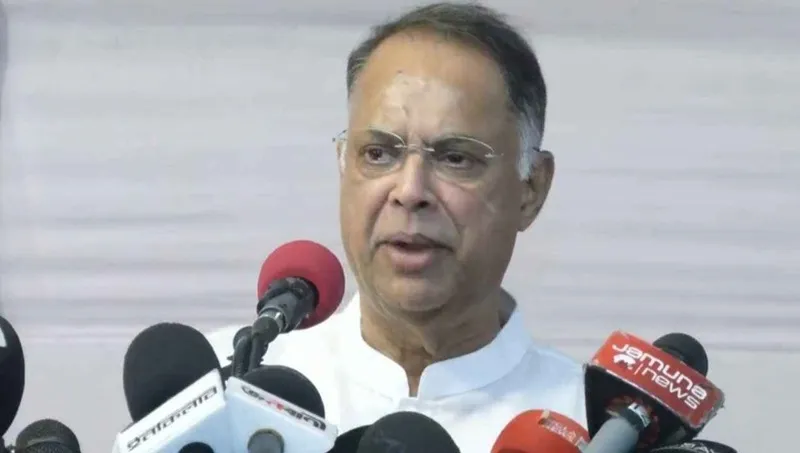 যুদ্ধ পরিস্থিতিতে জ্বালানির দাম বাড়ানোর গুজব বিষয়ে যে বার্তা জ্বালানি মন্ত্রীর