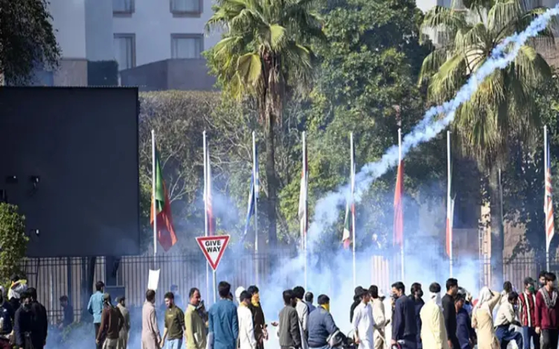 নিরাপত্তার কারণে যুক্তরাষ্ট্রে পাকিস্তানের ভিসা আবেদন প্রক্রিয়া বাতিল