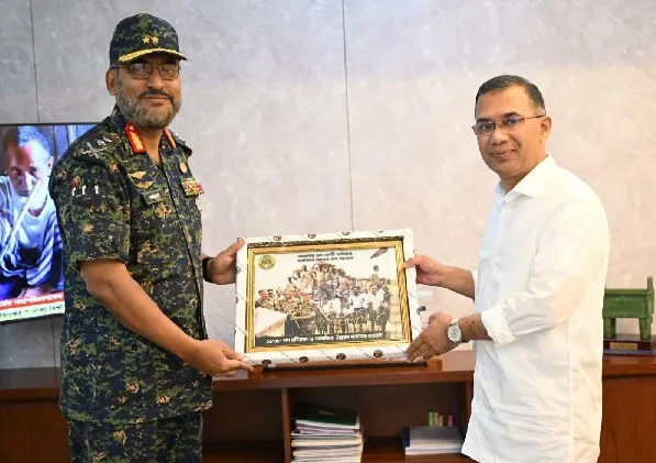 প্রধানমন্ত্রীর সঙ্গে আনসার ও ভিডিপি মহাপরিচালকের সৌজন্য সাক্ষাৎ