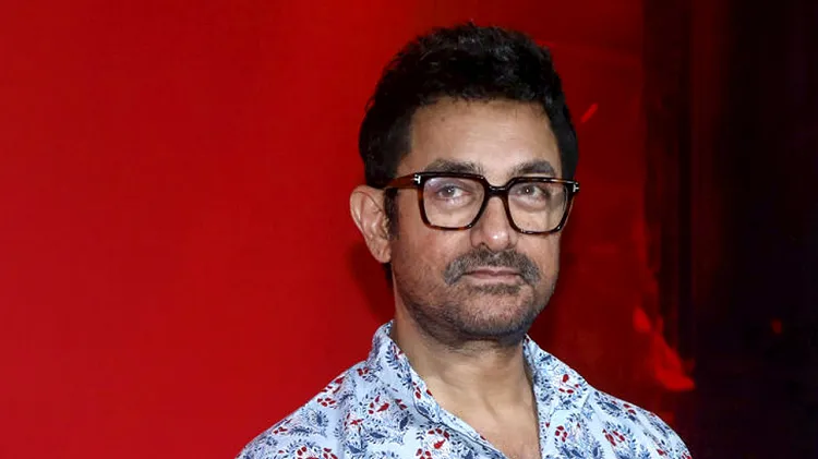 যে সিনেমার ব্যর্থতায় ভেঙে পড়েছিলেন আমির
