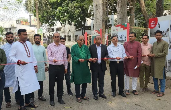 ঢাবিতে ‘জাতীয় পতাকা উৎসব’ ঘিরে আলোকচিত্র প্রদর্শনী