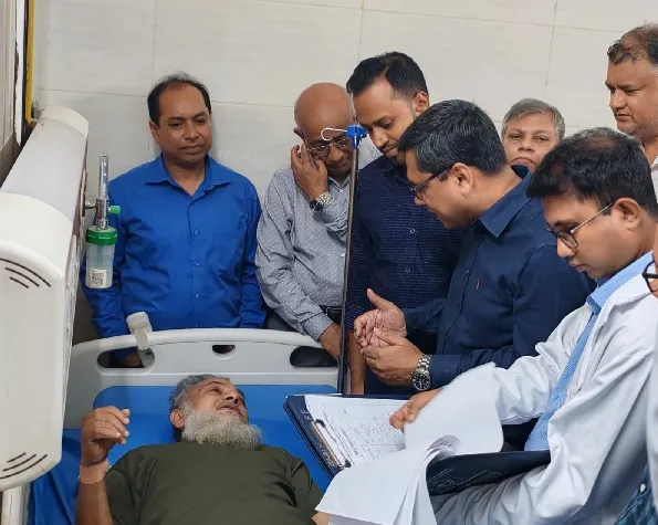 জুলাই শহীদ মীর মুগ্ধের বাবার খোঁজ নিলেন প্রধানমন্ত্রী