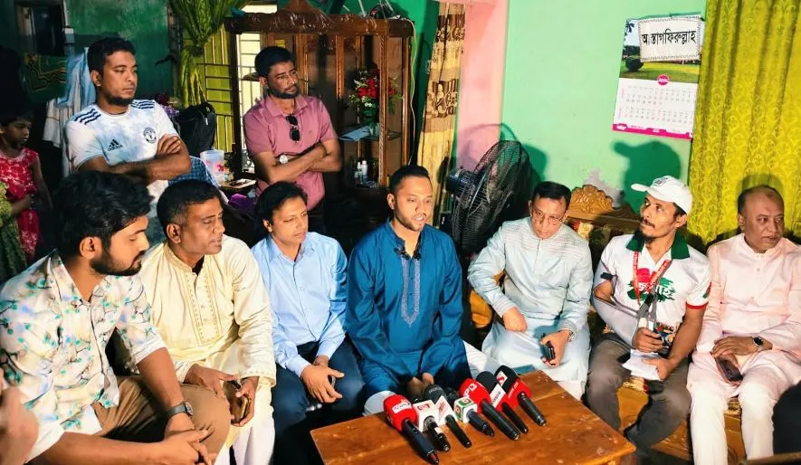 গাজীপুরে পুলিশের গুলিতে আহত হোসেন আলীর পাশে দাঁড়ালেন প্রধানমন্ত্রী
