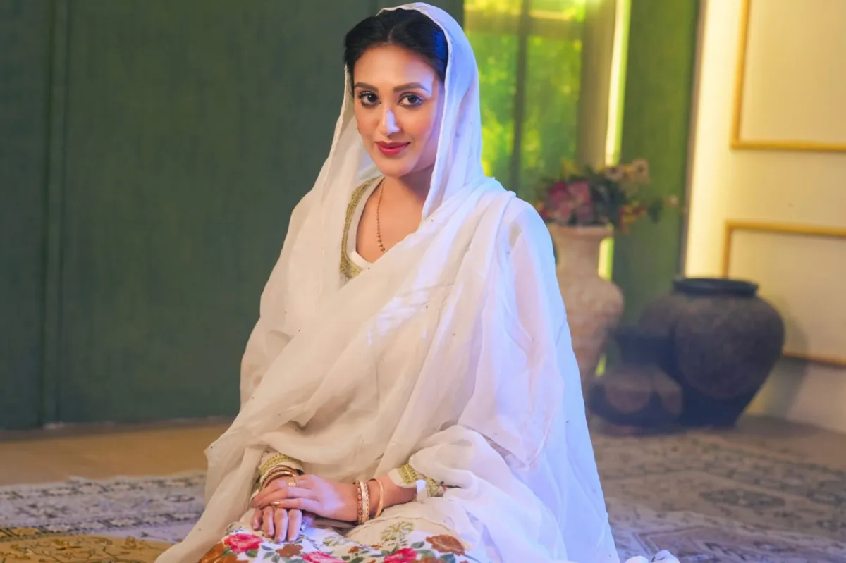 নাতে রাসুল গেয়ে চমকে দিলেন অভিনেত্রী কুসুম