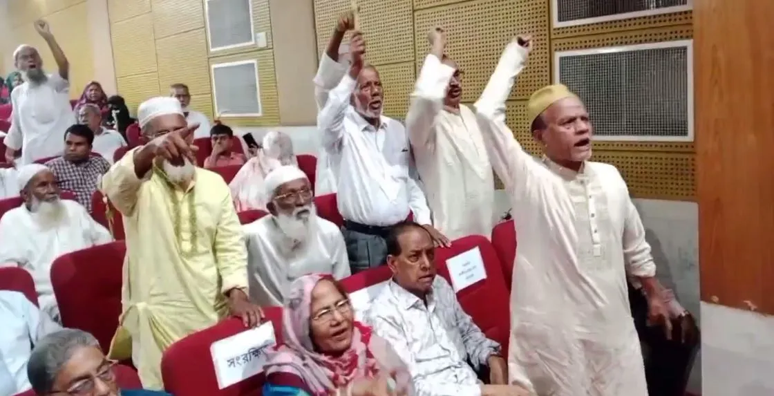 বঙ্গবন্ধুকে নিয়ে আপত্তিকর মন্তব্য করায় মুক্তিযোদ্ধাদের তীব্র প্রতিবাদ