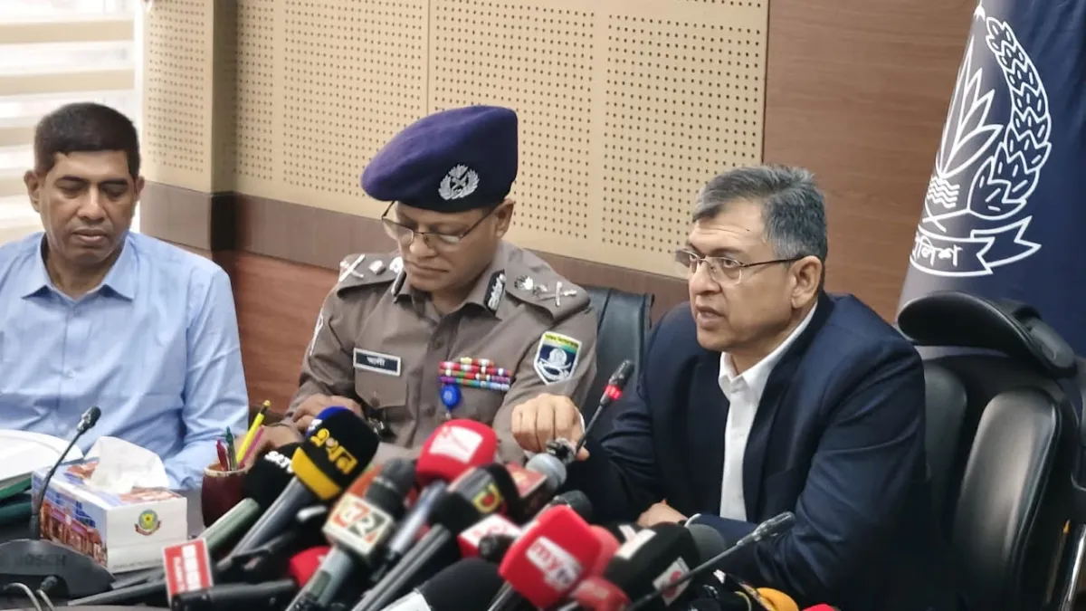চাঁদাবাজ ও অস্ত্রধারীদের তালিকা হচ্ছে, শীঘ্রই সাঁড়াশি অভিযান: স্বরাষ্ট্রমন্ত্রী