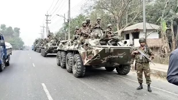 জঙ্গল সলিমপুরে বিপুল পরিমাণ অস্ত্র উদ্ধার, আটক ২২