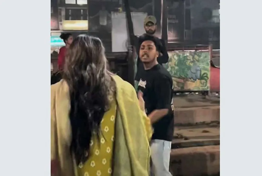 টিএসসিতে তরুণ-তরুণীকে হেনস্তার ঘটনায় ঢাবির তিন শিক্ষার্থী বহিষ্কার