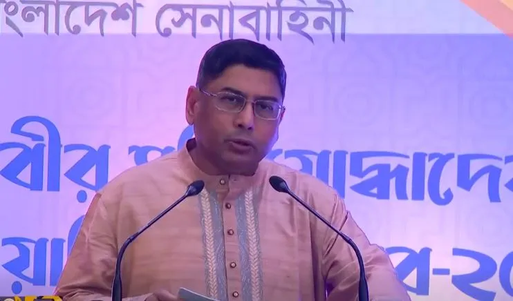 মুক্তিযোদ্ধাদের দেখানো পথেই হাঁটছে সেনাবাহিনী: সেনাপ্রধান