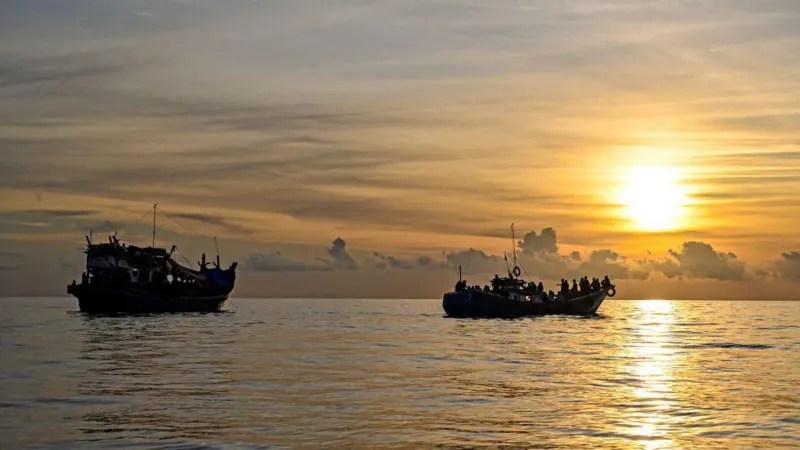 আন্দামান সাগরে ট্রলারডুবি: বাংলাদেশিসহ ২৫০ যাত্রী নিখোঁজ