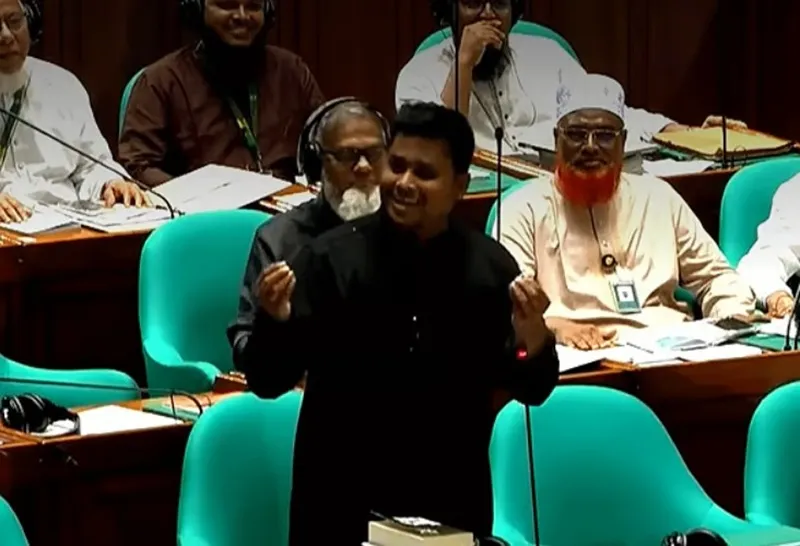 এমপিদের জন্য শুল্কমুক্ত নয়, ডিসি–ইউএনওদের মতো গাড়ি চান হাসনাত