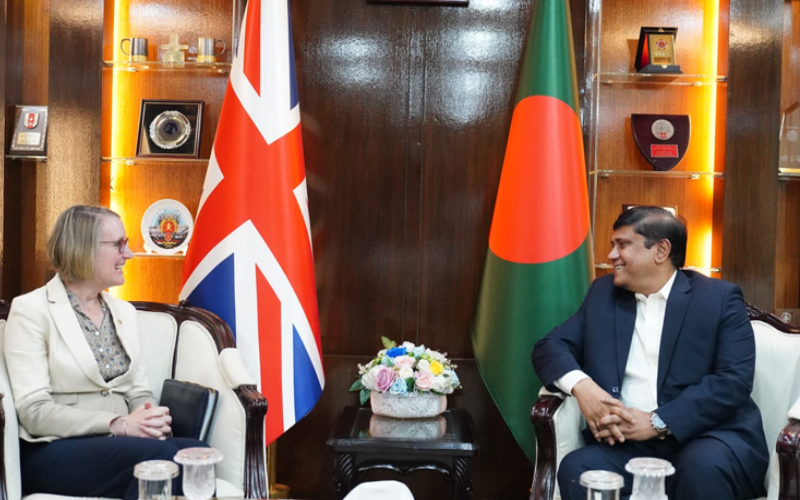 প্রতিরক্ষা উপদেষ্টার সঙ্গে ব্রিটিশ হাইকমিশনারের সৌজন্য সাক্ষাৎ