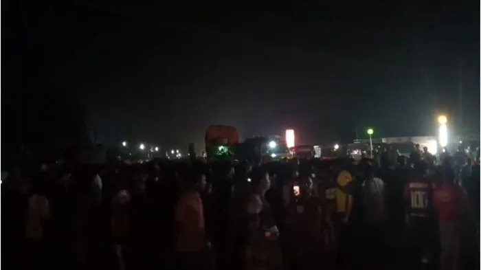 প্রবেশপত্র না পেয়ে গাইবান্ধায় এসএসসি পরীক্ষার্থীদের মহাসড়ক অবরোধ