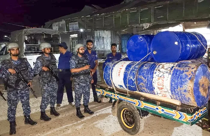 হাতিয়ায় অবৈধভাবে মজুতকৃত জ্বালানি জব্দ, আটক ১