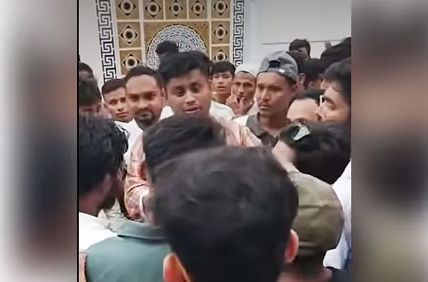 চট্টগ্রামে মনজুর আলমের বাসায় হঠাৎ হাসনাত আবদুল্লাহ