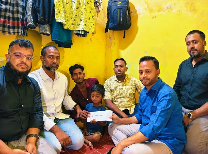শিশু রাতুল ও পানি বিক্রেতা শাহানুরের পাশে দাঁড়ালেন তারেক রহমান
