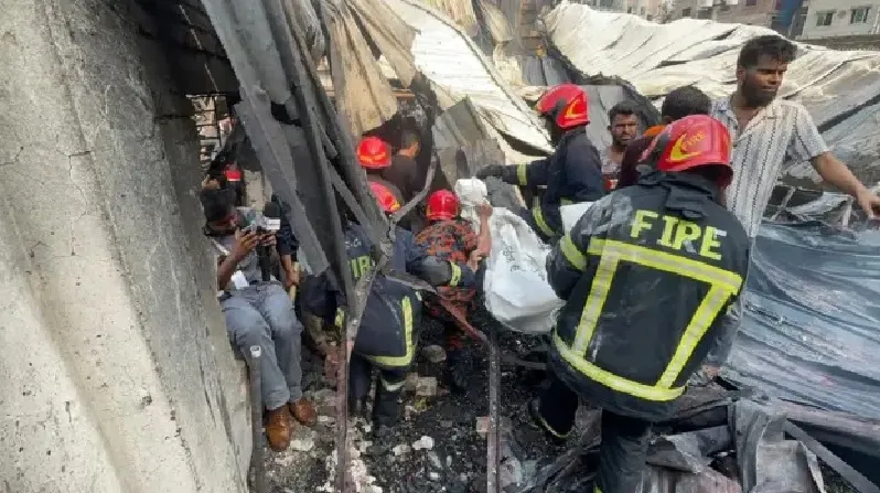 কেরাণীগঞ্জে কারখানায় আগুন নিয়ন্ত্রণে, ৫ মরদেহ উদ্ধার