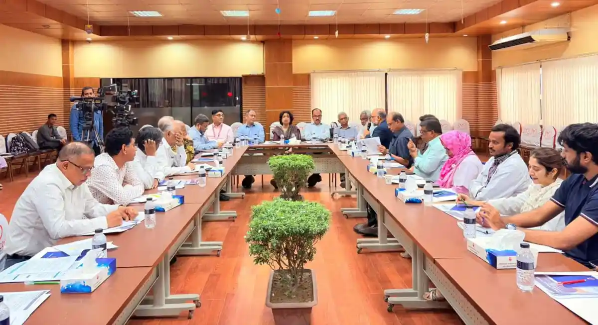 বাংলাদেশে অসংক্রামক রোগের ঝুঁকি কমাতে তামাক কর কাঠামো সংস্কারের দাবি. Channel i News - চ্যানেল আই নিউজ