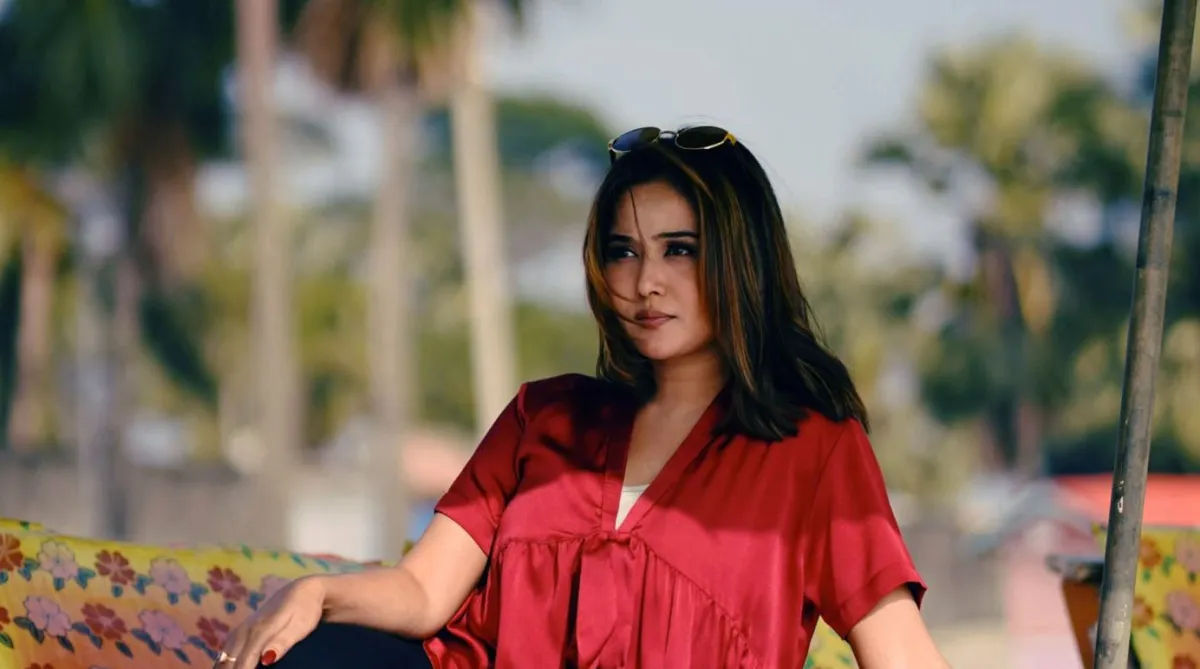 এবার বিএনপির মনোনয়ন নিলেন অভিনেত্রী চমক