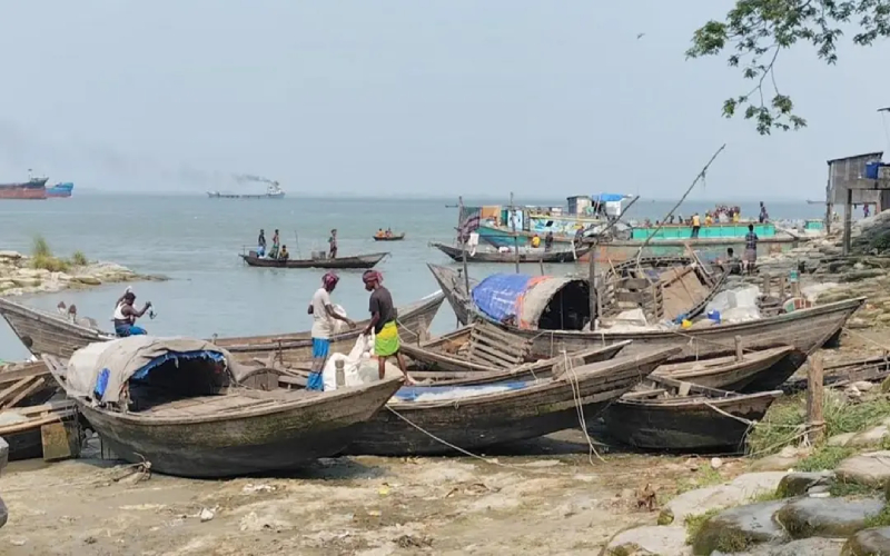 বঙ্গোপসাগরে মাছ ধরায় ৫৮ দিনের নিষেধাজ্ঞা শুরু