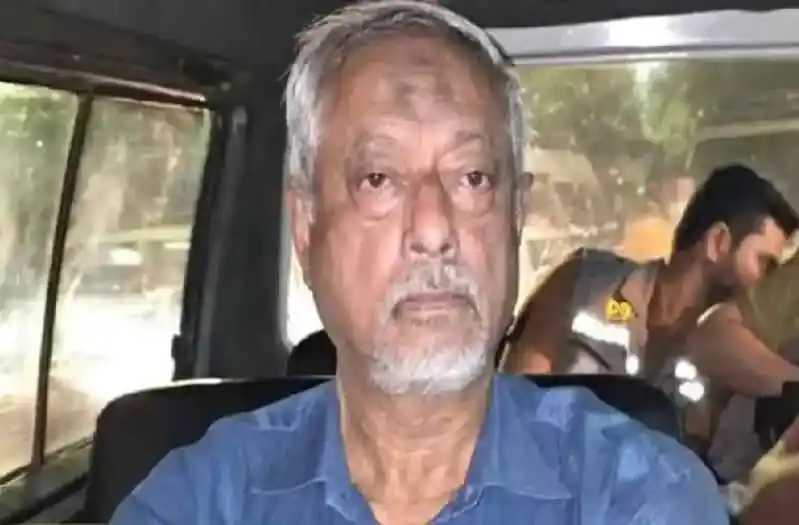 বিচারাধীন মাসুদ উদ্দিন চৌধুরীর ছবি, গাড়ির ভিতরে বসে।. Channel i News - চ্যানেল আই নিউজ