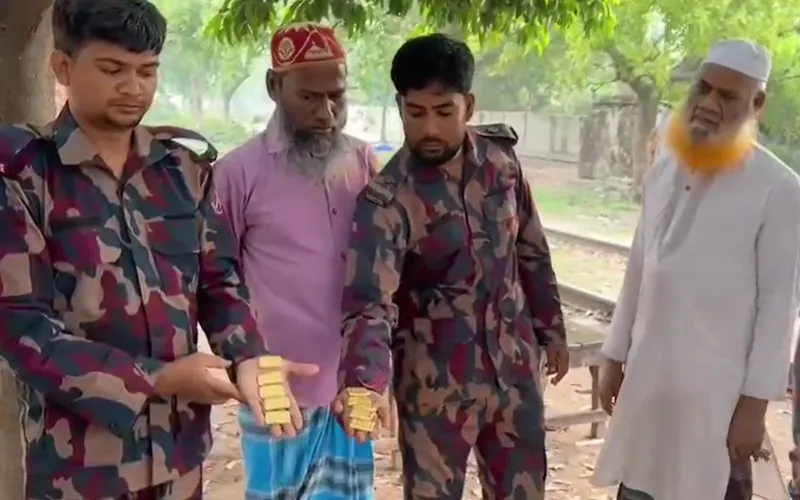 আড়াই কোটি টাকার স্বর্ণের বারসহ পাচারকারী আটক
